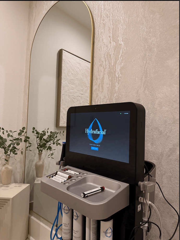 glowU hydrafacial machine